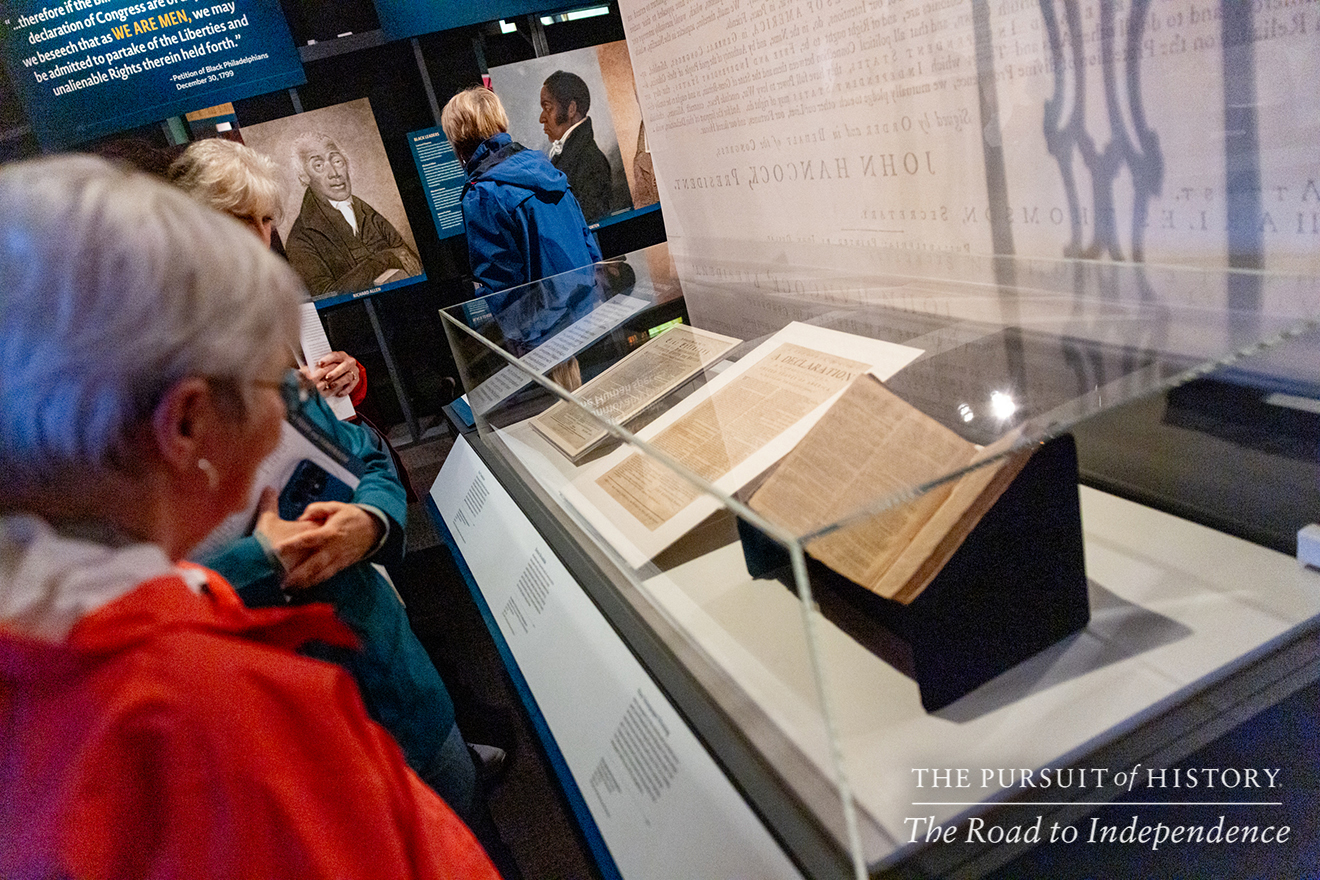 Emily Sneff, PhD, leading a tour of the Museum of the American Revolution; The Pursuit of History—The Road to Independence, Spring 2026 (photo by Joe Tacynec)-645